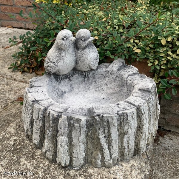 madáritató,madárfürdető