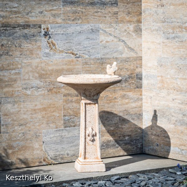 madáritató,madárfürdető