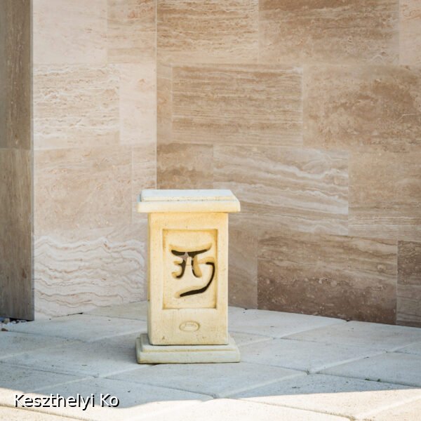 kőlámpás,kerti kámpás